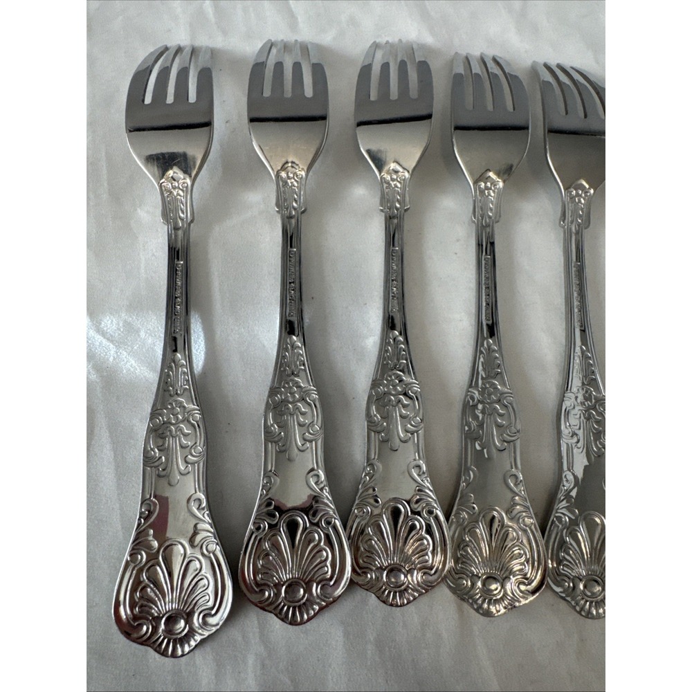 Towle 18/10‎ Stainless Flatware Hotel Kings Shell Lot of 8 Dinner Forks 8 7/16" - Picture 9 of 12